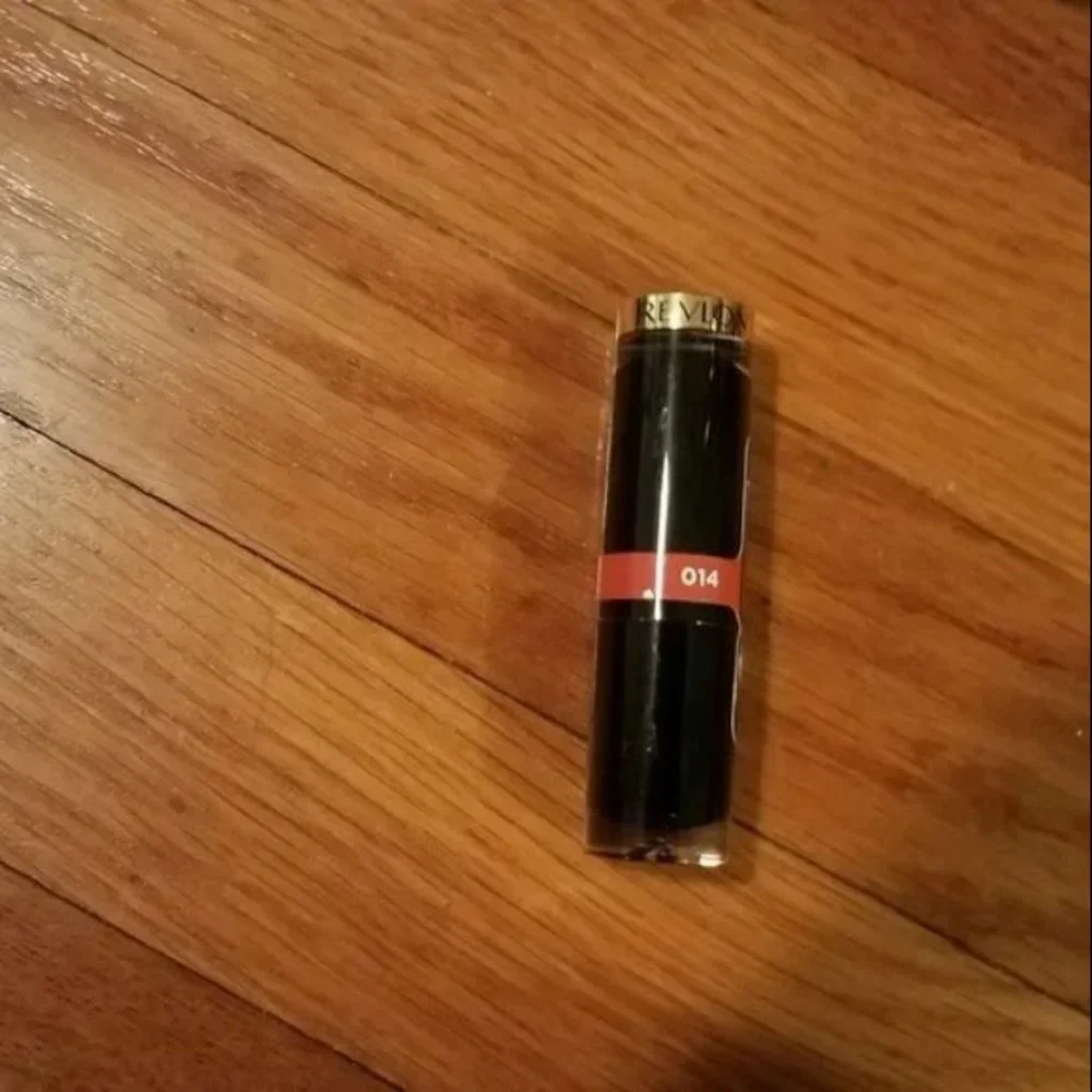 New Revlon Glass Shine Lipstick 014 Glaring Coral